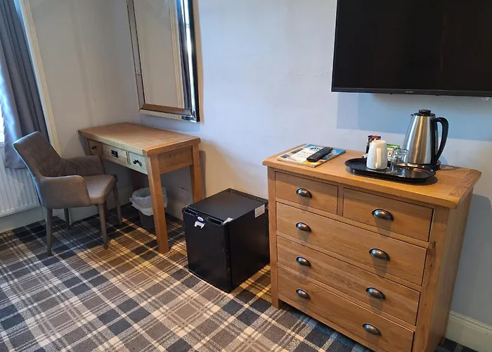 Crown Hotel & Bar